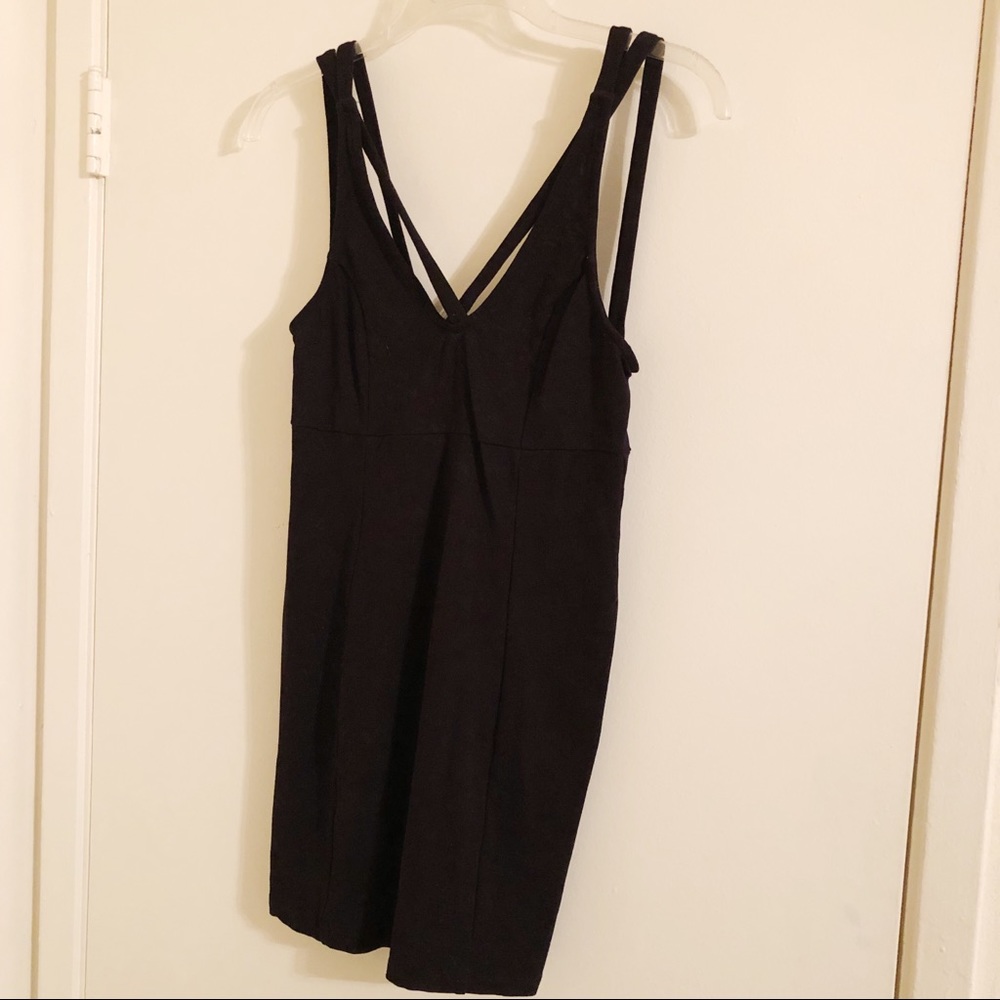 Black bodycon cocktail dress